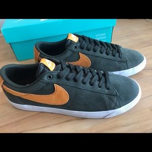 Nike SB Blazer Low Grant Taylor Shoes